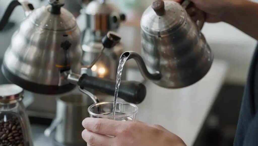 A importância da água no preparo do café: como escolher e transformar seu sabor